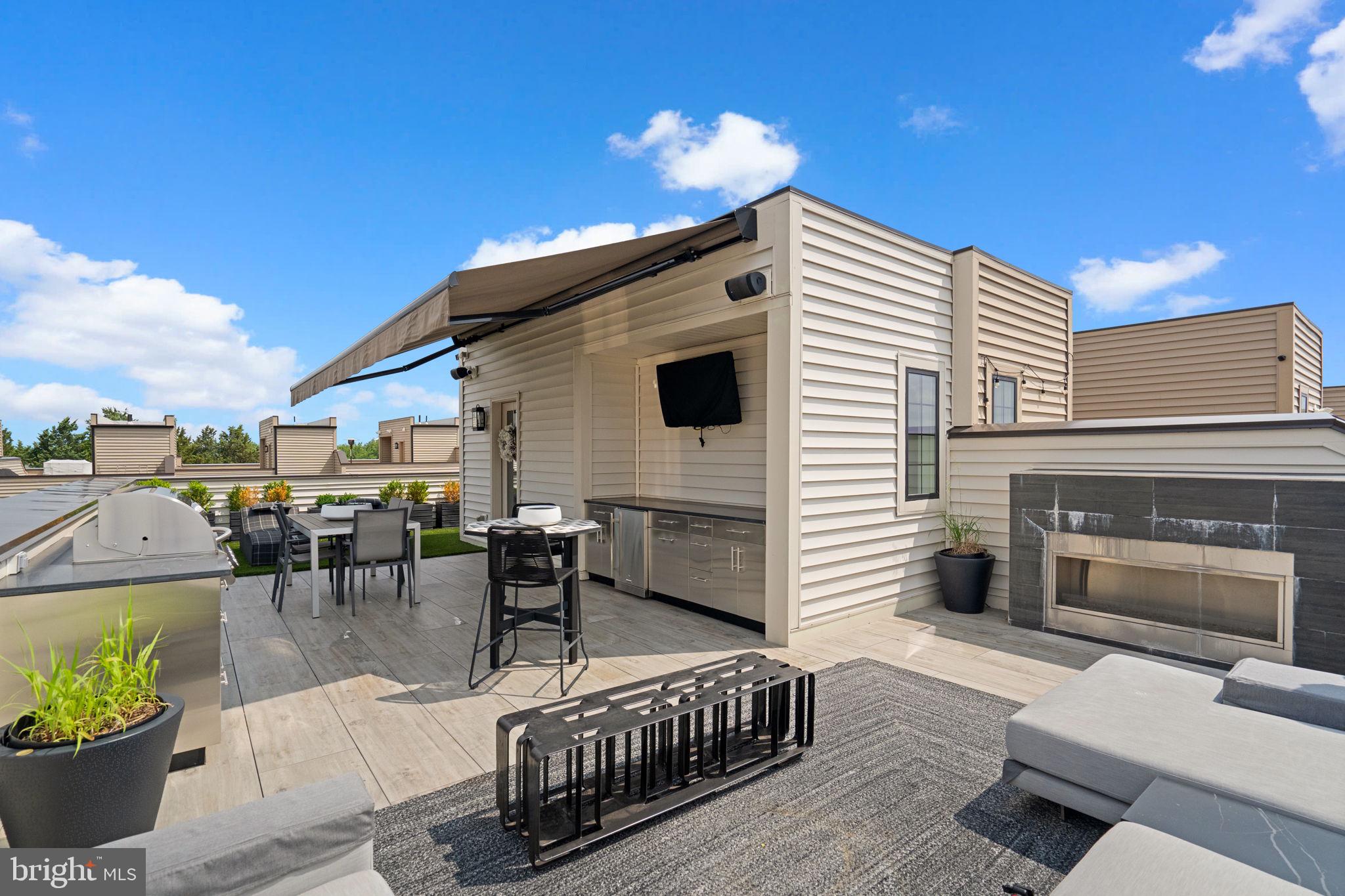 UNION PARK AT MCLEAN - Residential