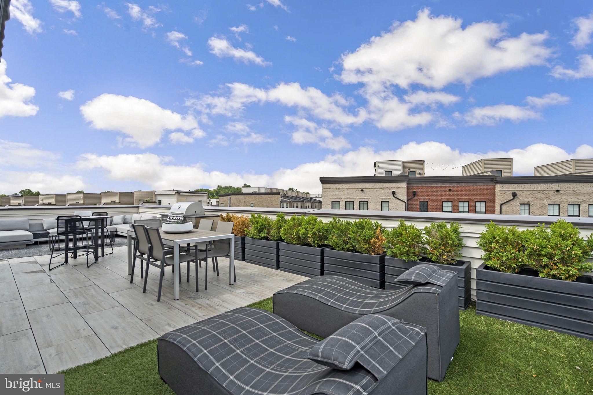 UNION PARK AT MCLEAN - Residential