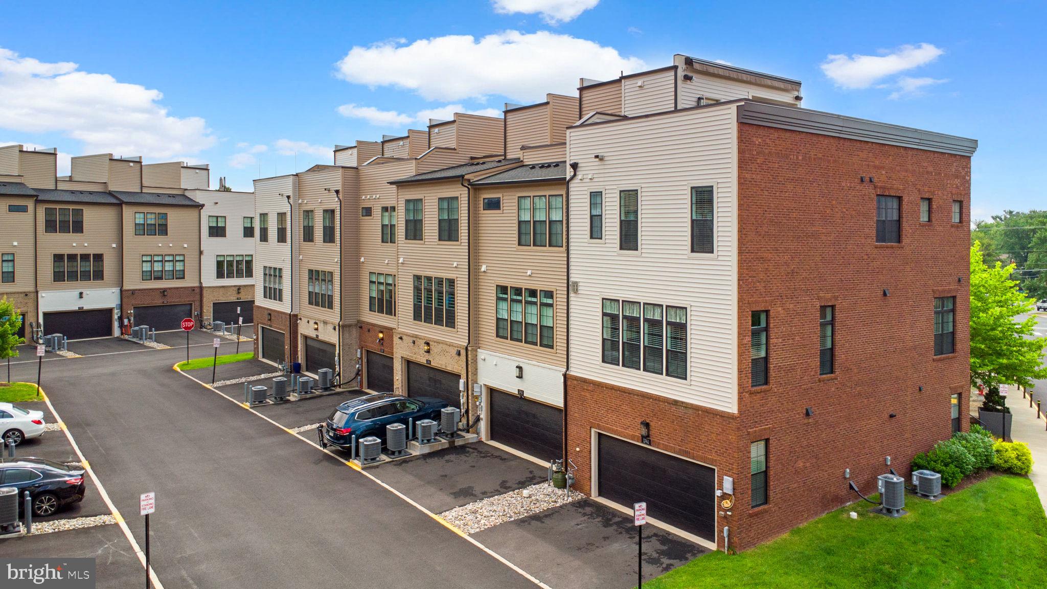 UNION PARK AT MCLEAN - Residential