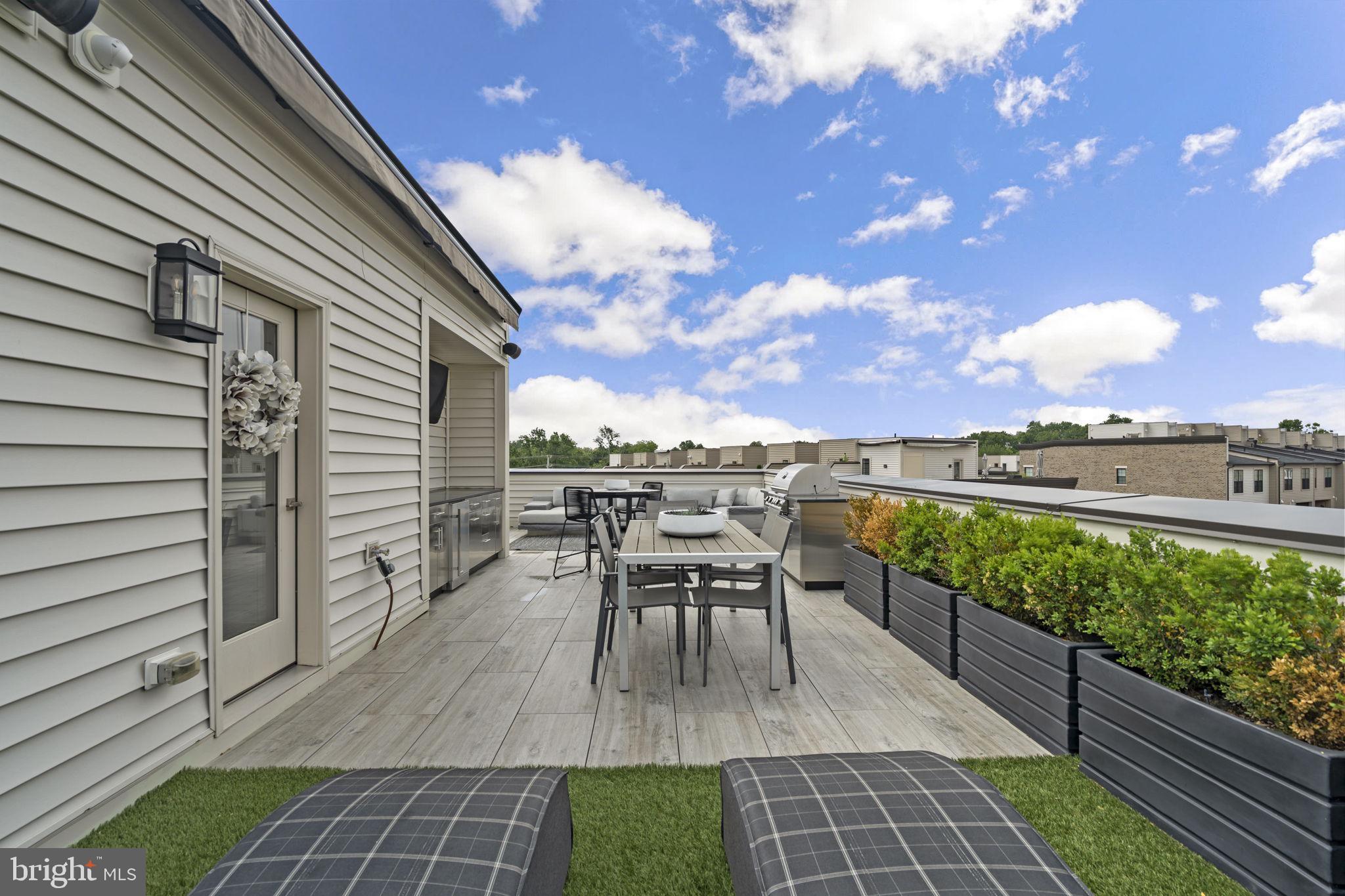 UNION PARK AT MCLEAN - Residential