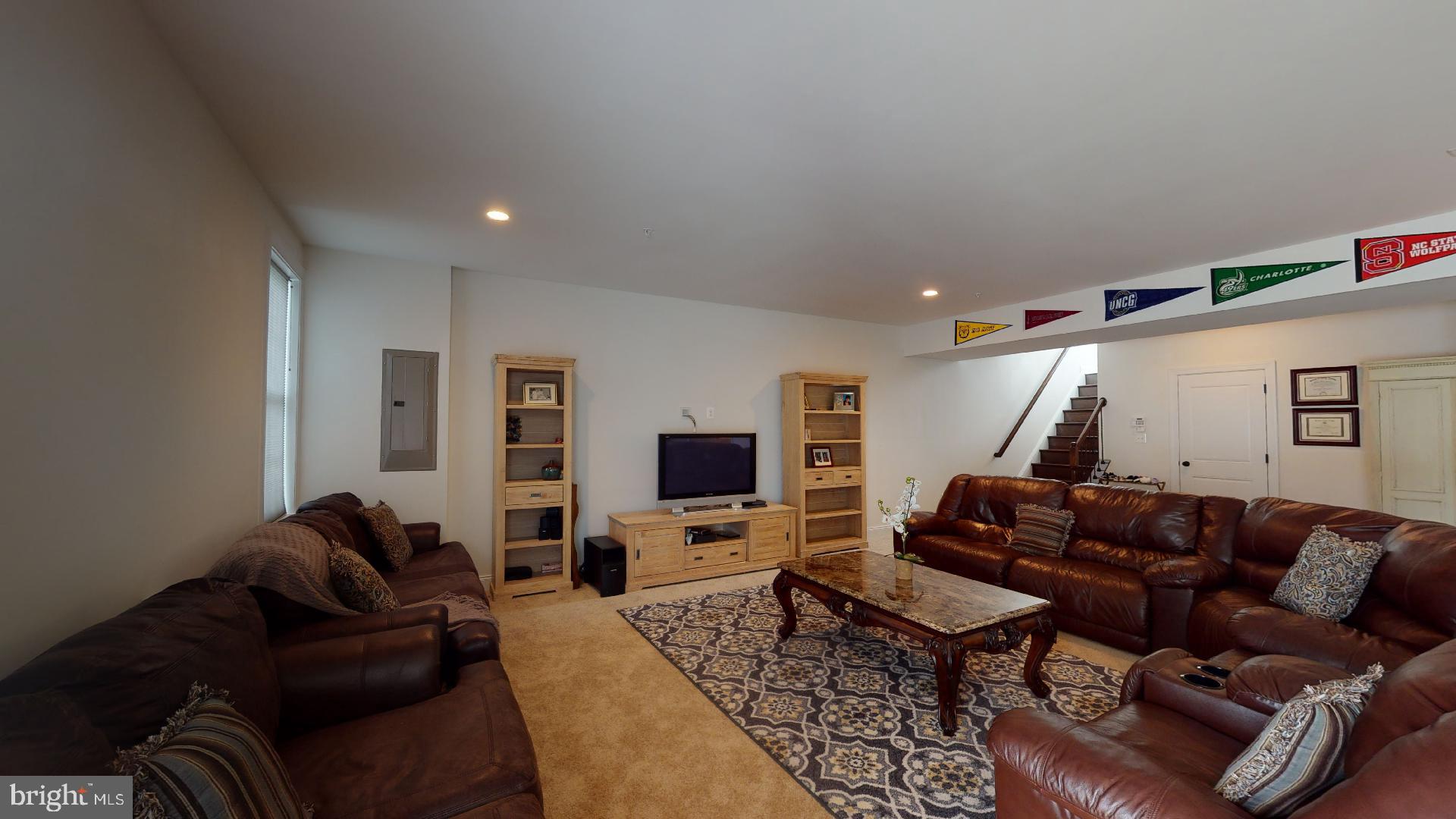 MARLBORO RIDGE - Residential