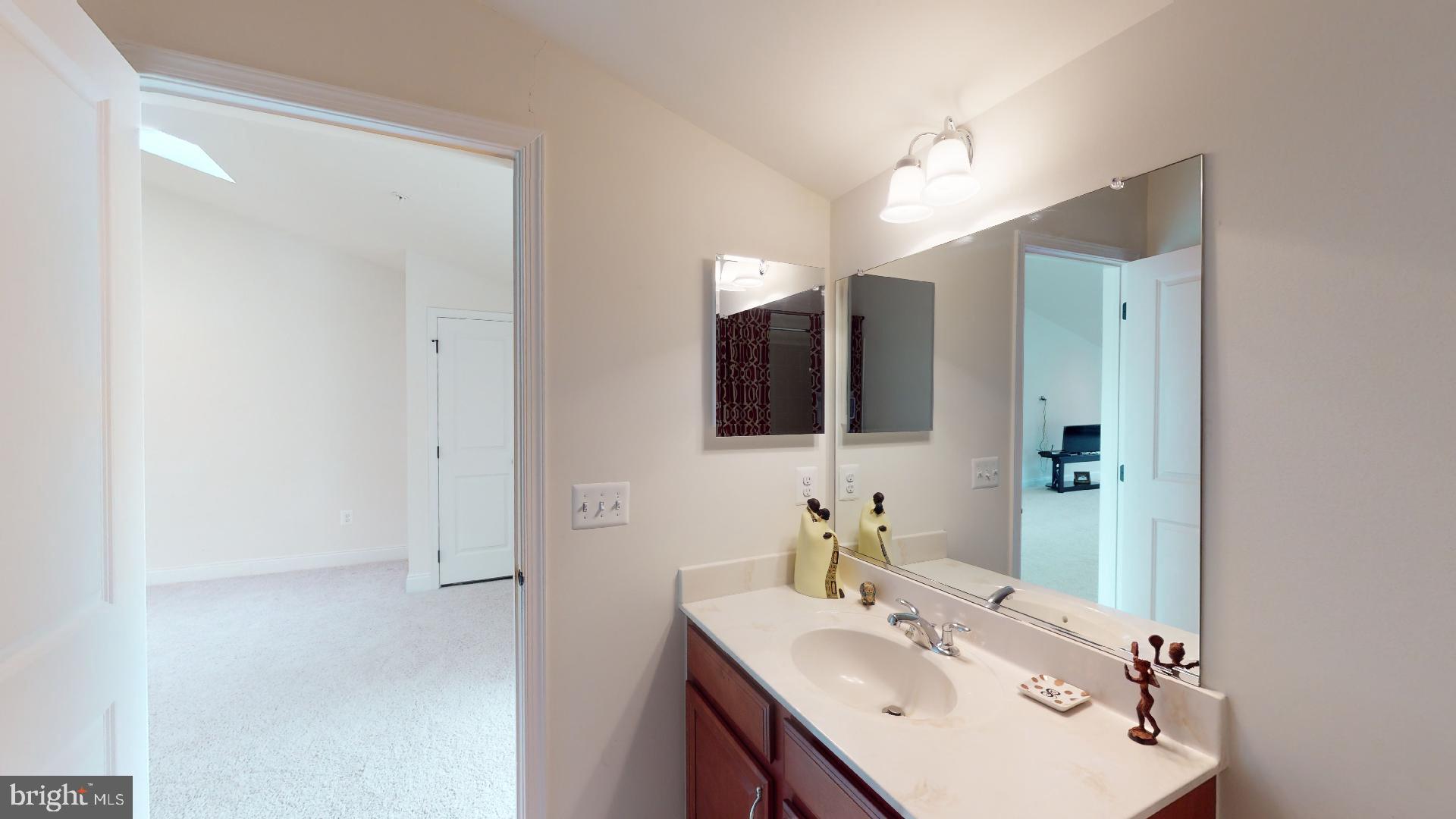 MARLBORO RIDGE - Residential