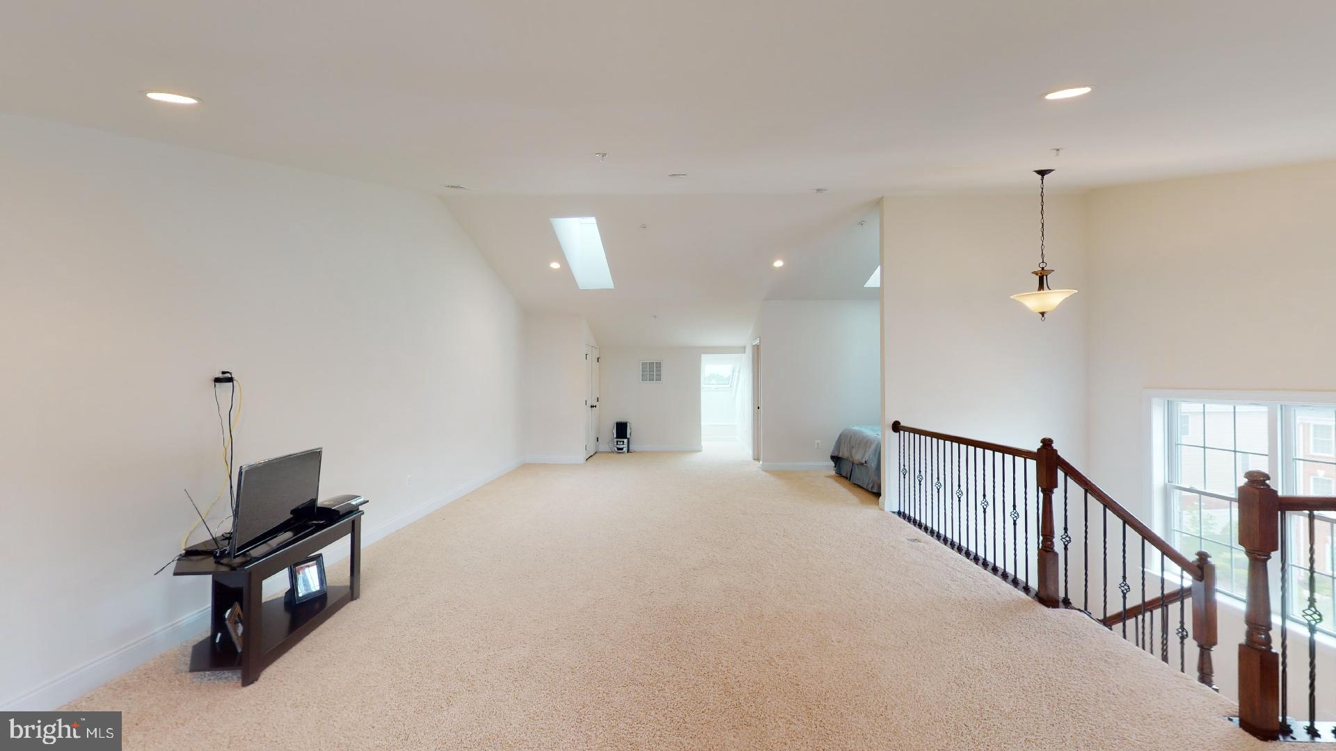 MARLBORO RIDGE - Residential