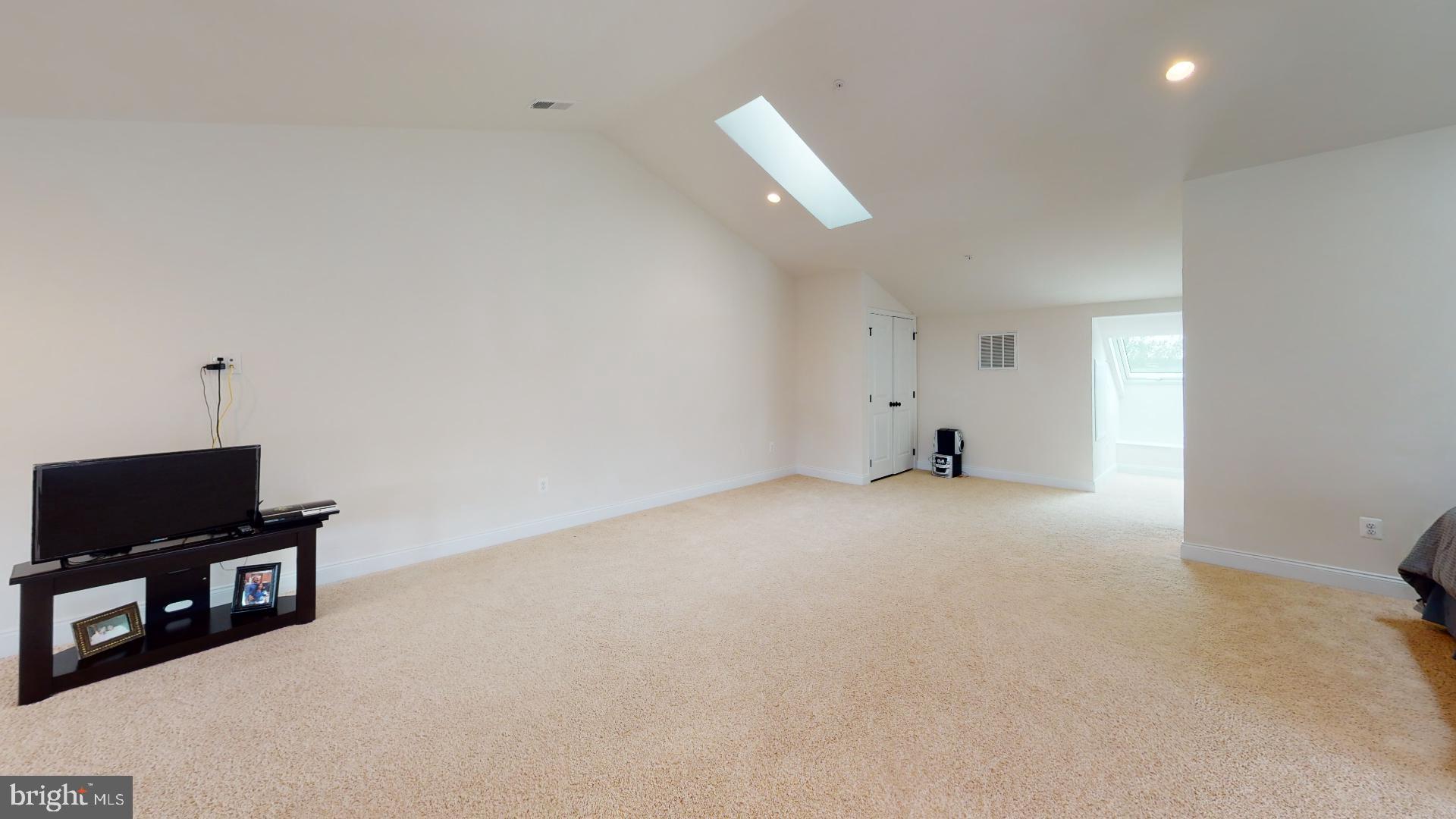 MARLBORO RIDGE - Residential