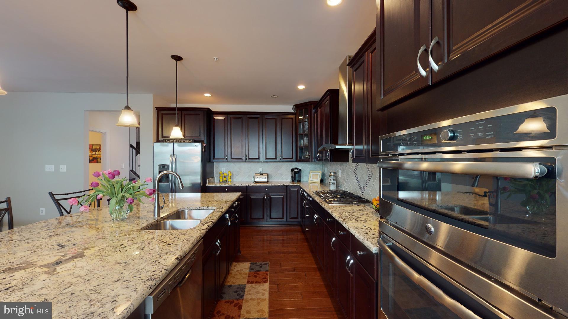 MARLBORO RIDGE - Residential