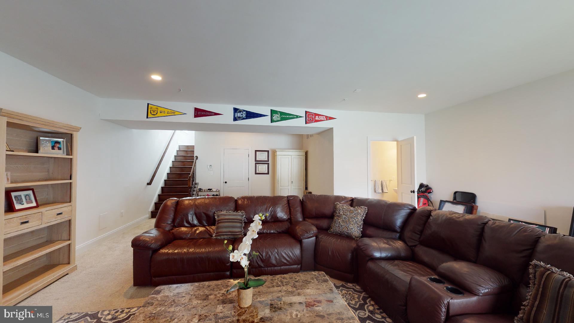 MARLBORO RIDGE - Residential