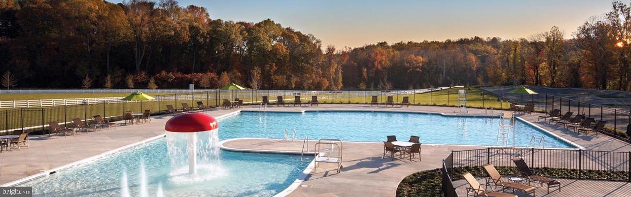 MARLBORO RIDGE - Residential