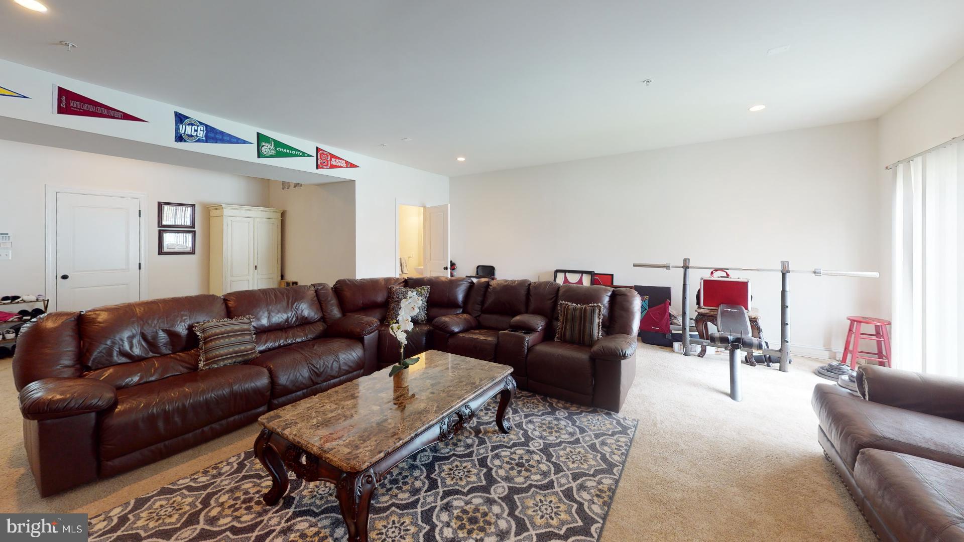 MARLBORO RIDGE - Residential