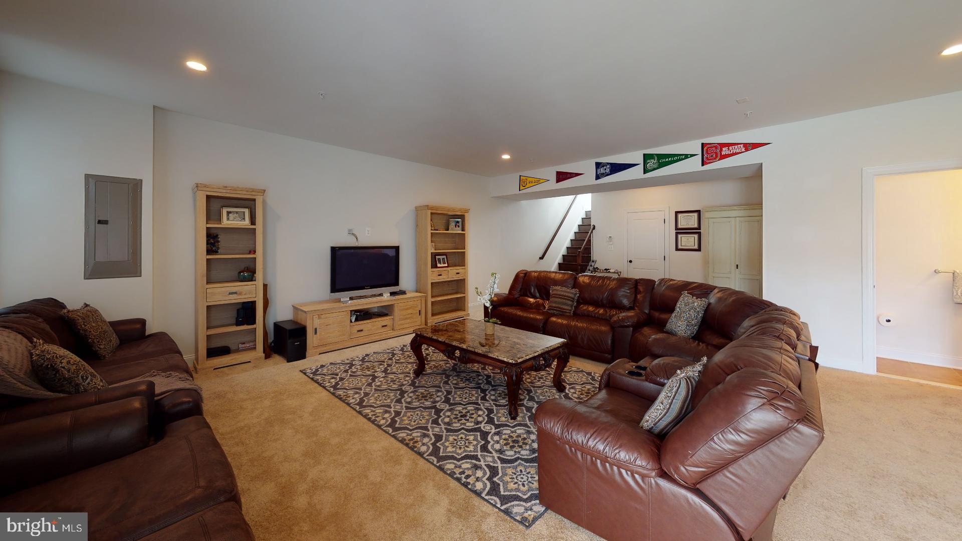 MARLBORO RIDGE - Residential