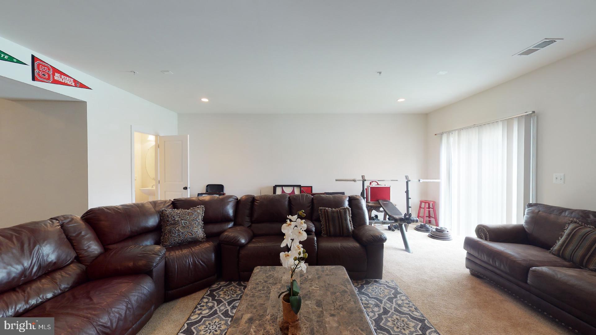 MARLBORO RIDGE - Residential