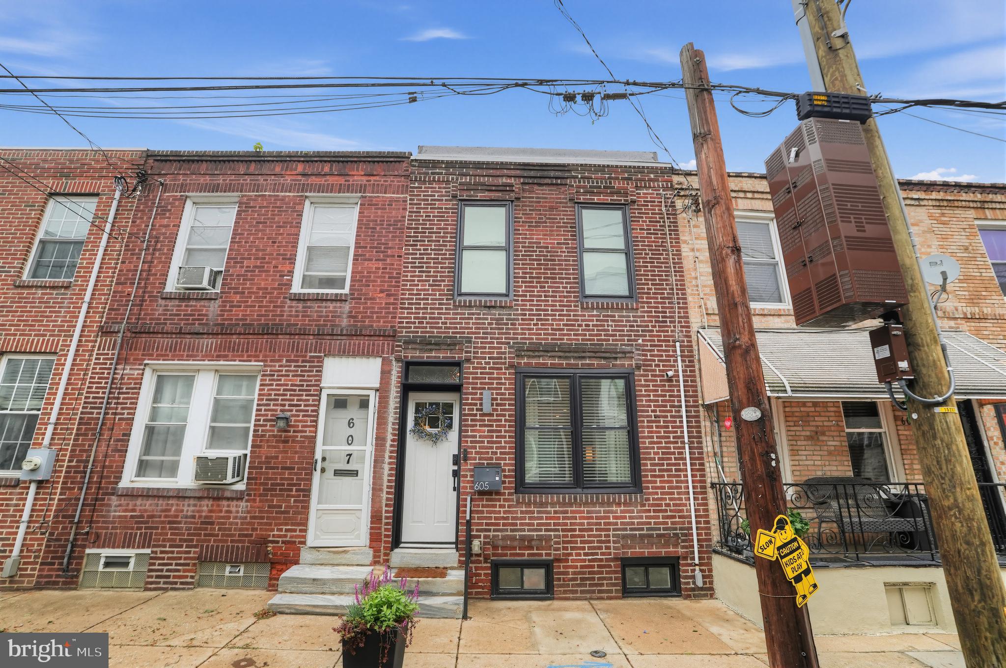 605 DUDLEY STREET