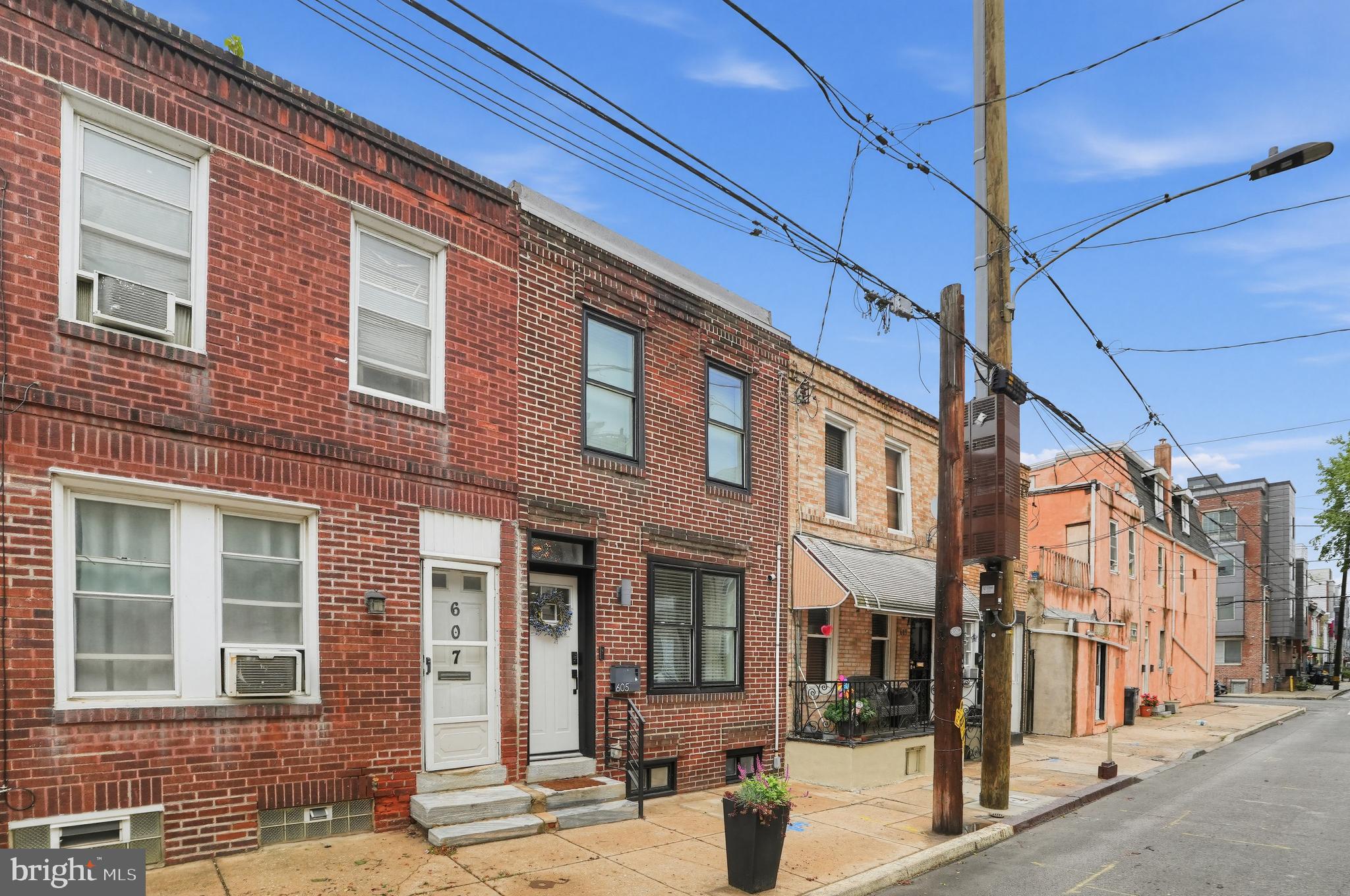 605 DUDLEY STREET