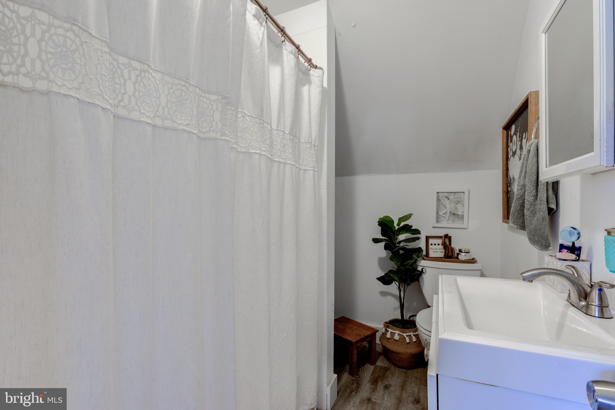 MANAYUNK - Residential Lease