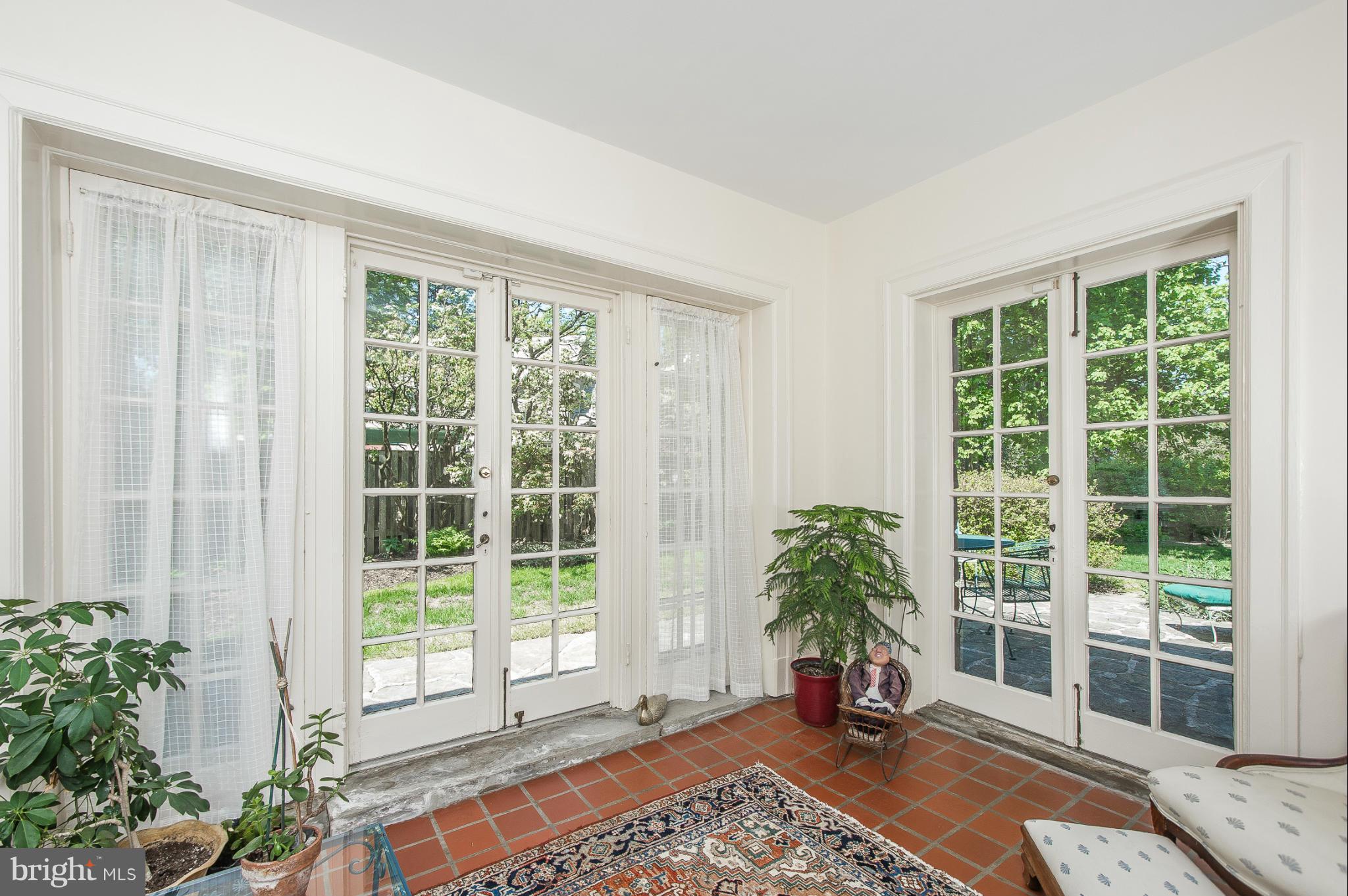 NORTH ROLAND PARK - Residential