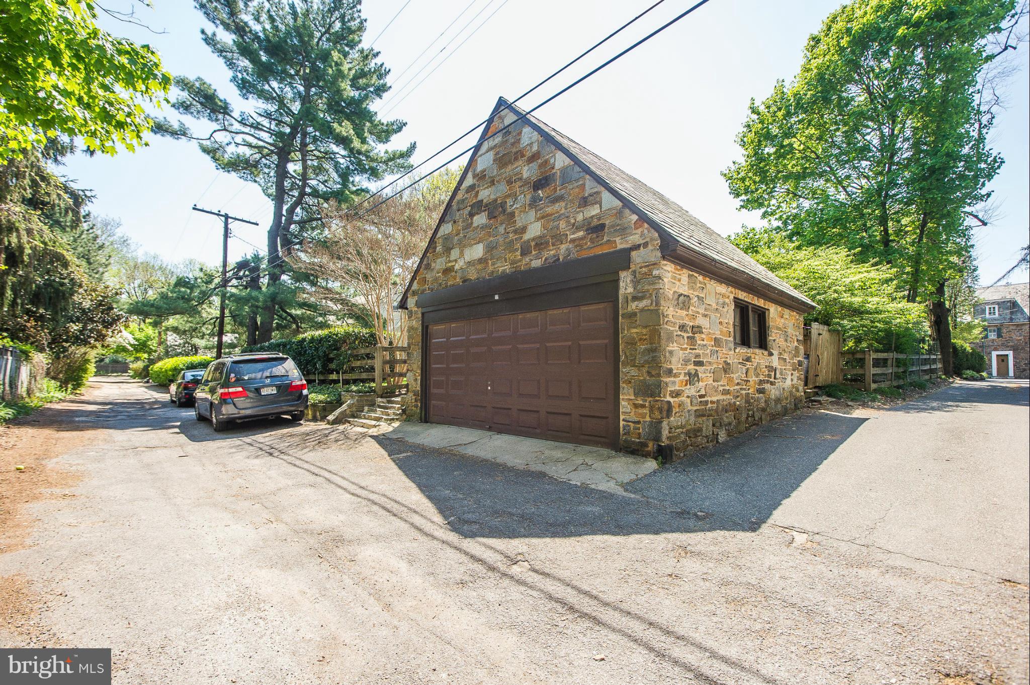 NORTH ROLAND PARK - Residential