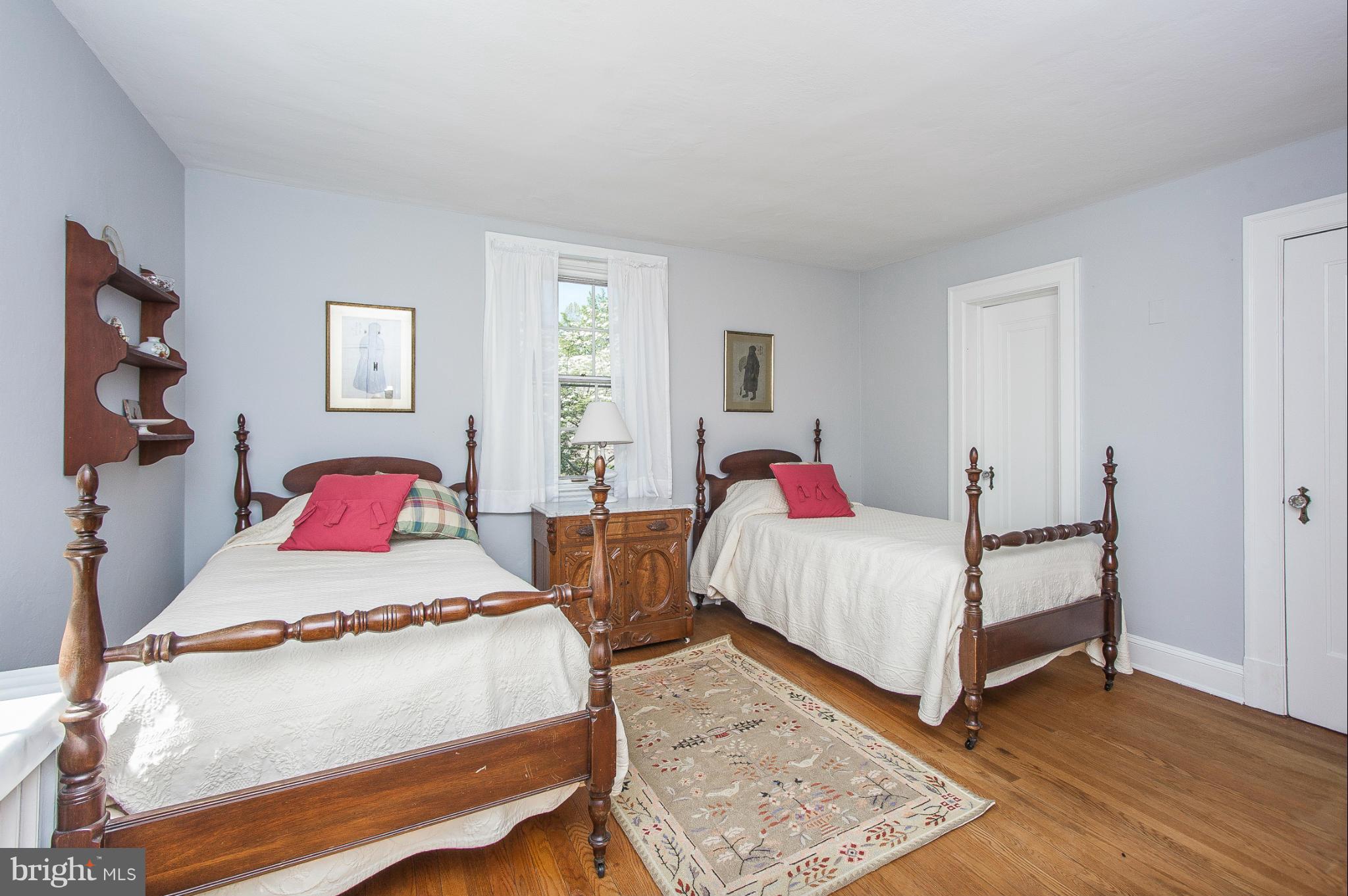 NORTH ROLAND PARK - Residential