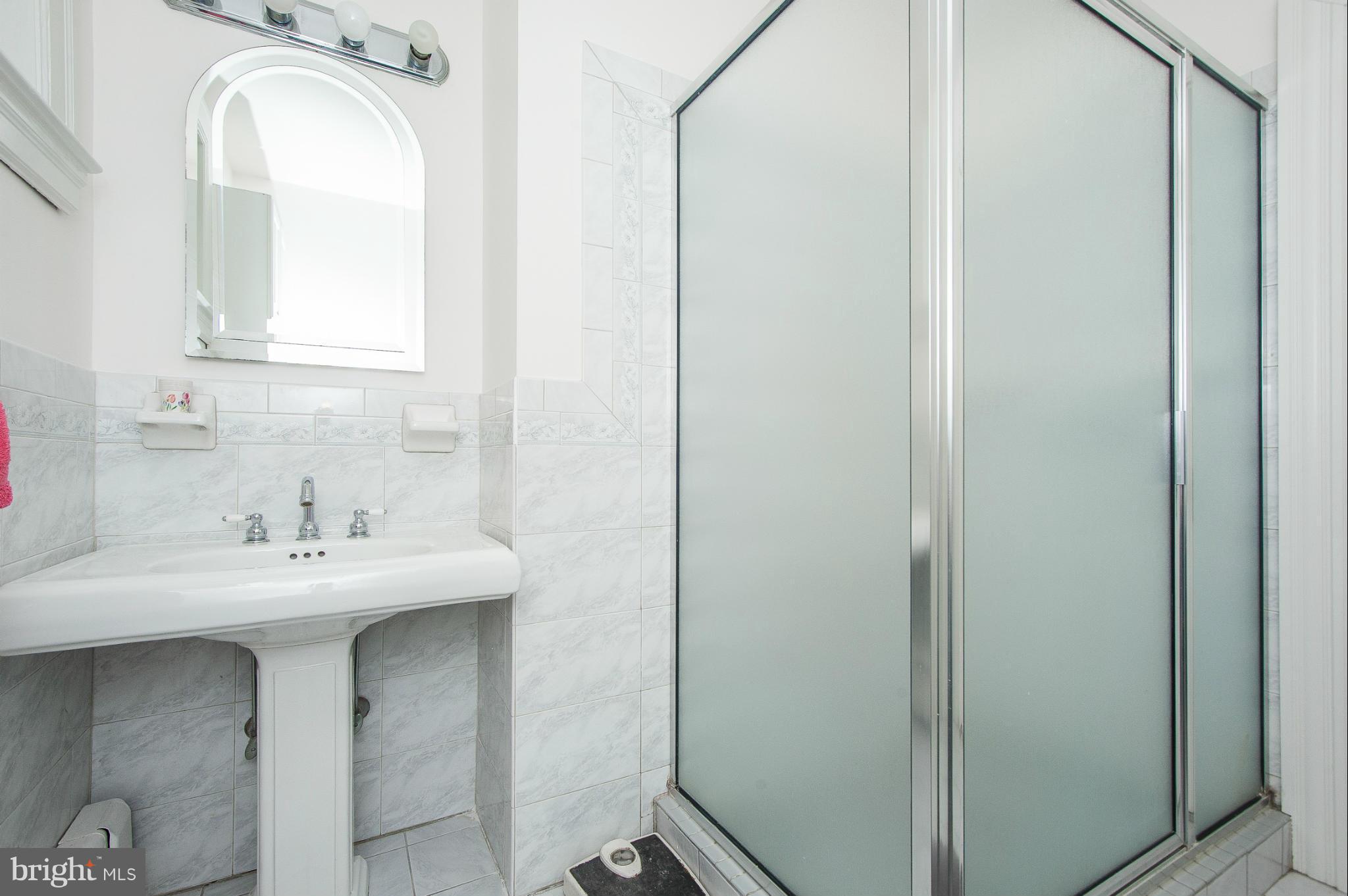 NORTH ROLAND PARK - Residential