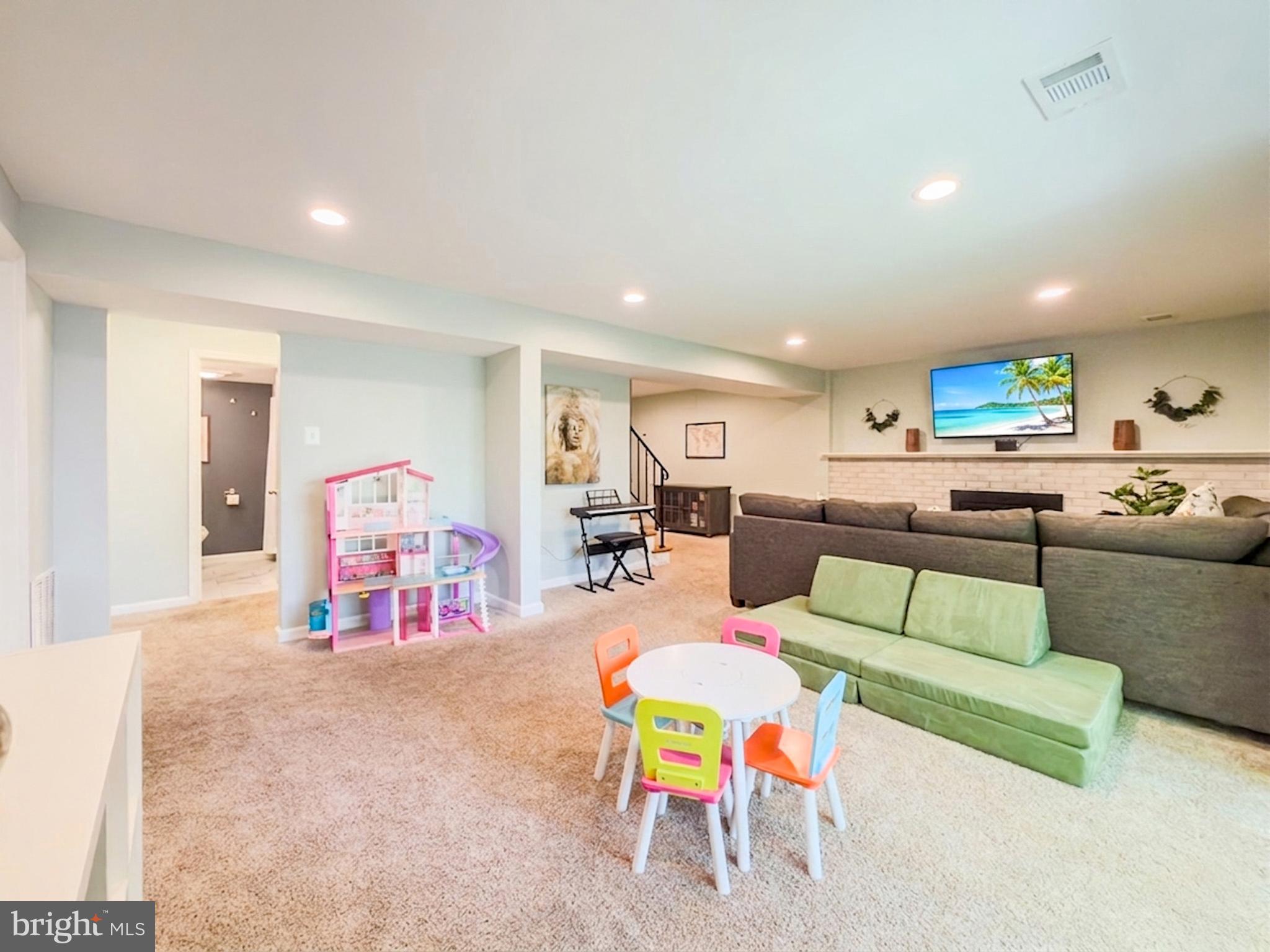 SPRINGBROOK VILLAGE - Residential