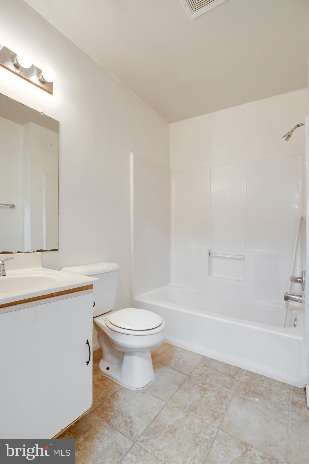 CARRIAGE POINTE AT AQUIA - Residential Lease