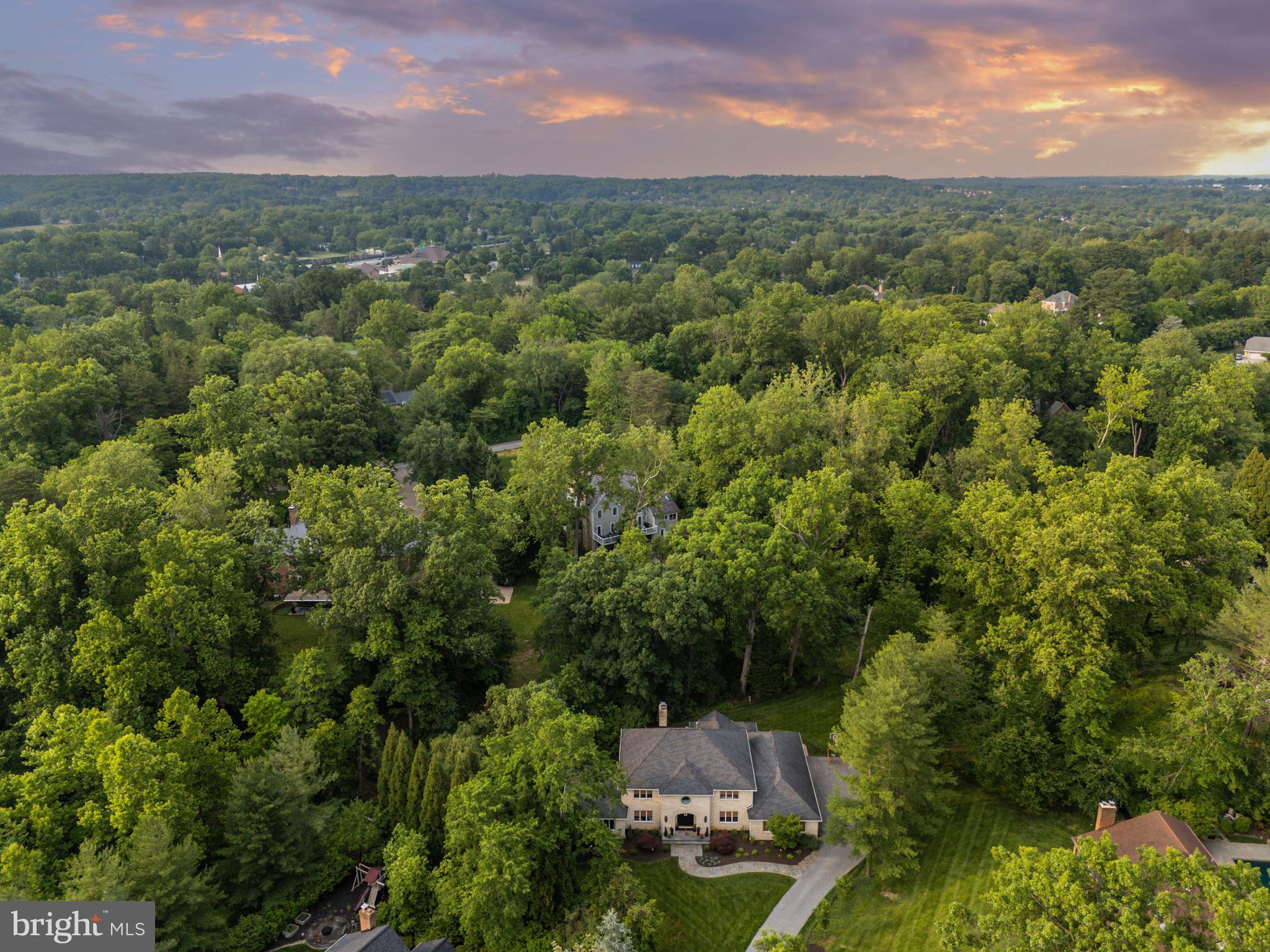 8 ROCKLAND VUE COURT