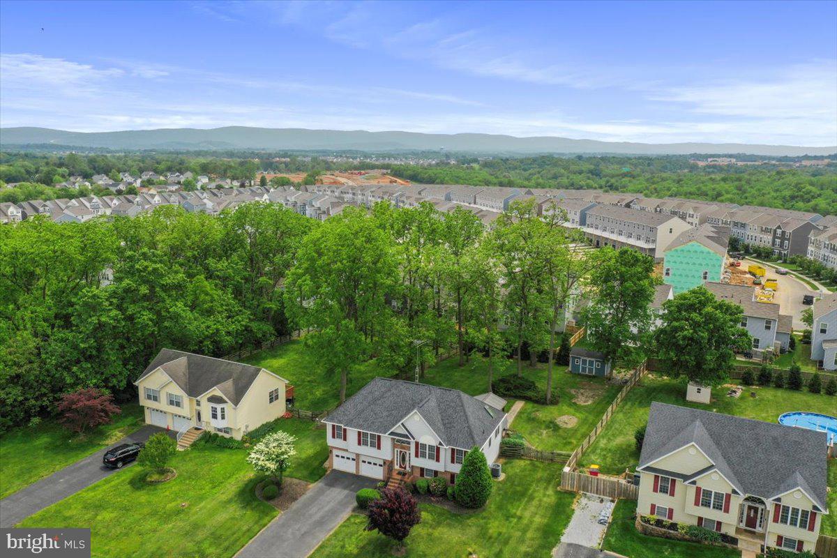 BRIAR RUN - Residential