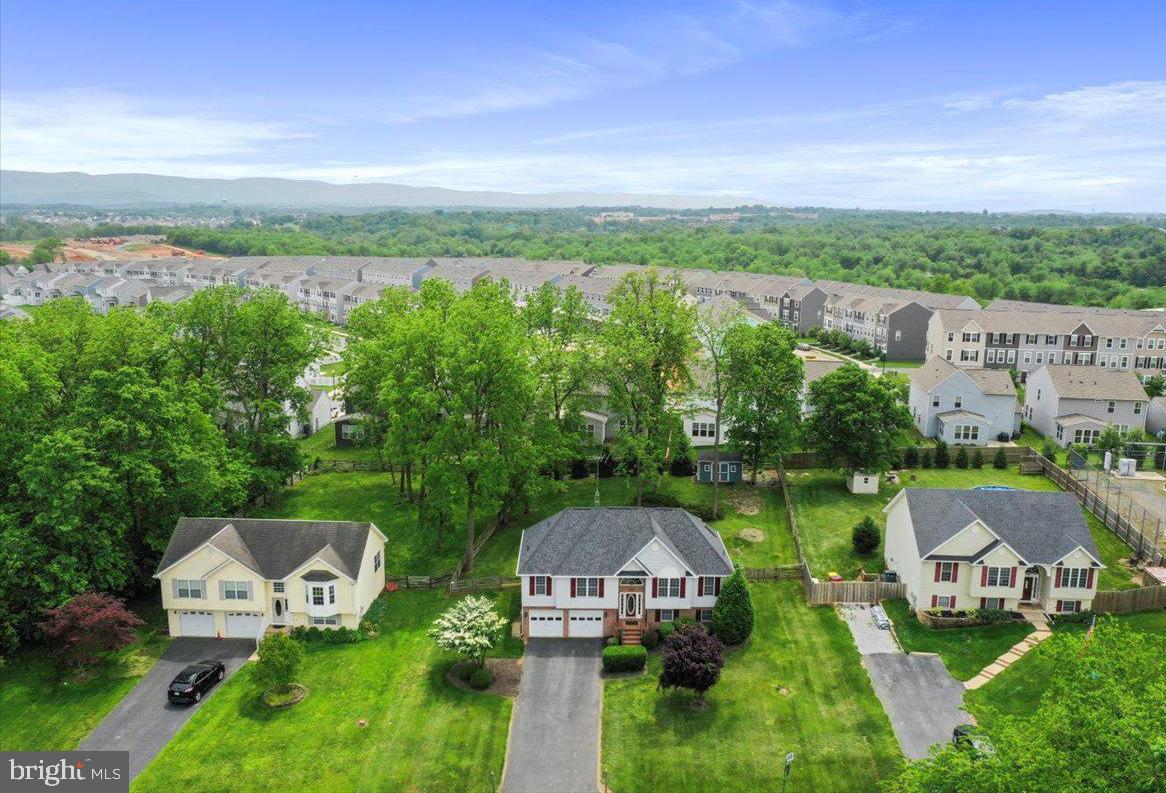 BRIAR RUN - Residential