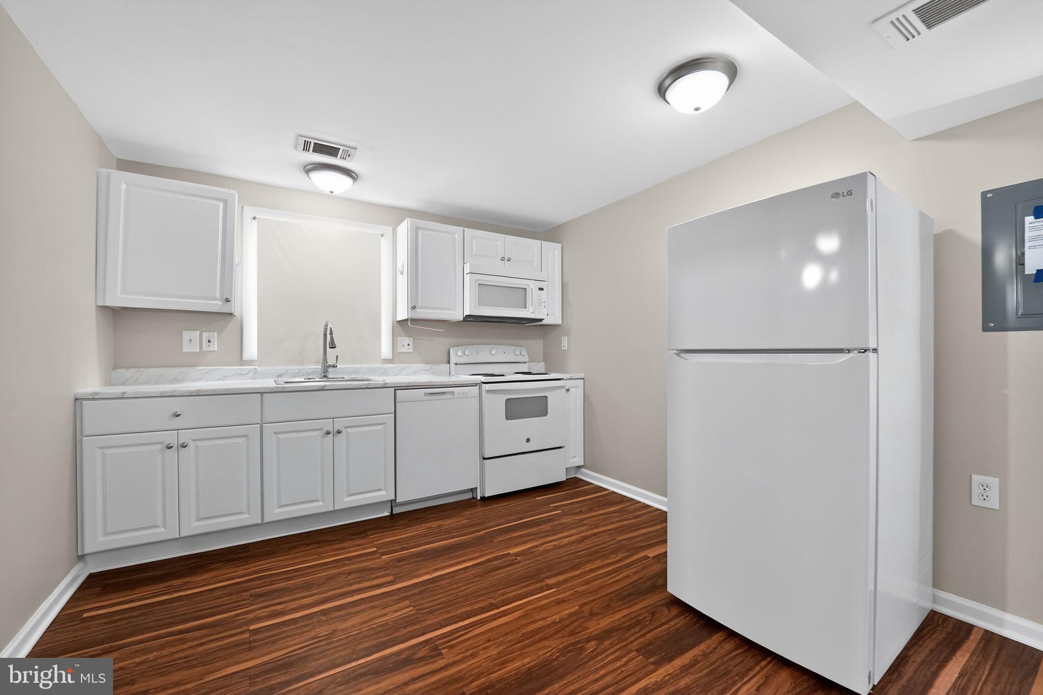 MAPLE RIDGE - Residential