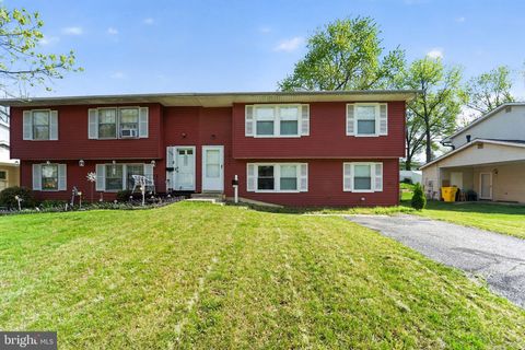 Townhouse For Sale - 1327 Passage Drive<br/> ODENTON, MD 21113