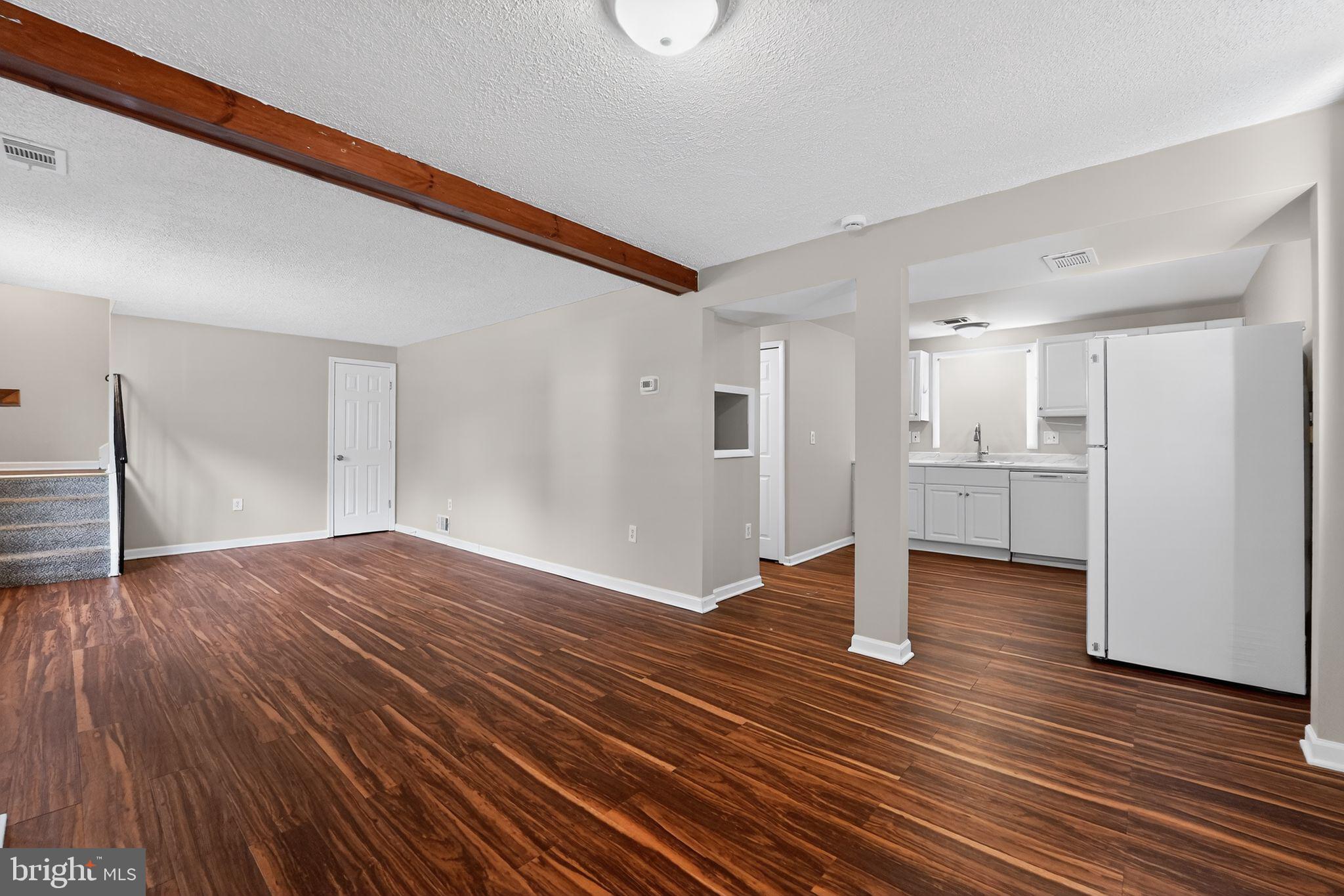 MAPLE RIDGE - Residential