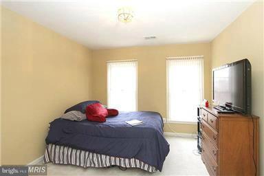 CRESTMONT TOWNHOUSES - Residential Lease