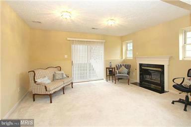 CRESTMONT TOWNHOUSES - Residential Lease