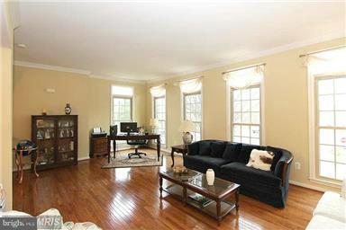 CRESTMONT TOWNHOUSES - Residential Lease