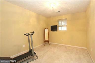 CRESTMONT TOWNHOUSES - Residential Lease