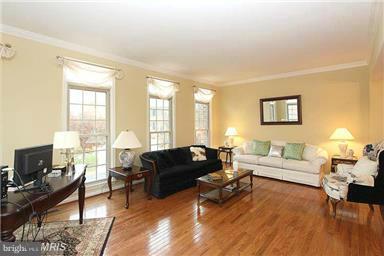 CRESTMONT TOWNHOUSES - Residential Lease