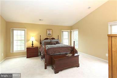 CRESTMONT TOWNHOUSES - Residential Lease