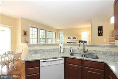 CRESTMONT TOWNHOUSES - Residential Lease