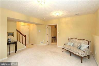 CRESTMONT TOWNHOUSES - Residential Lease