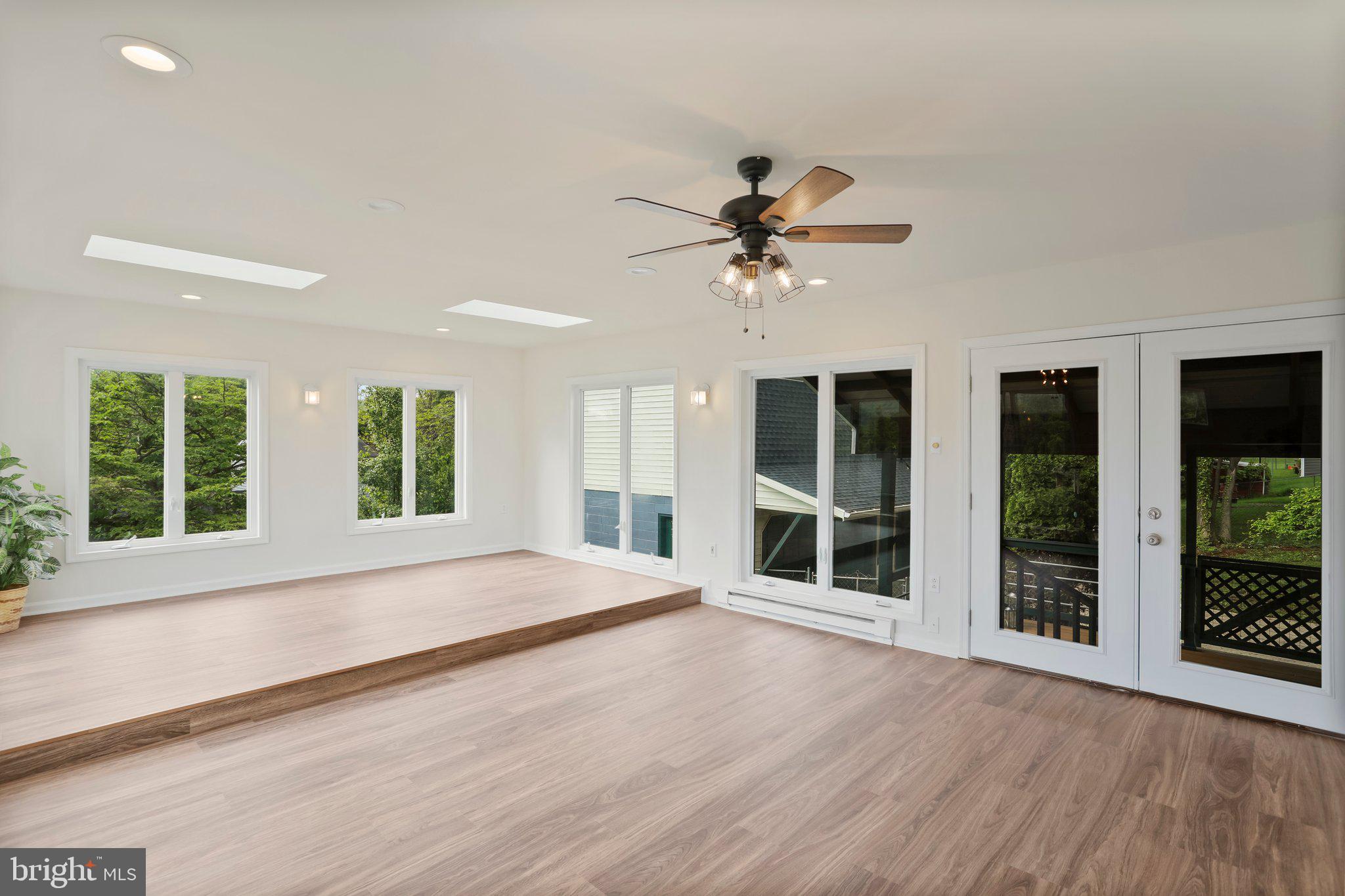 HARPERS FERRY - Residential