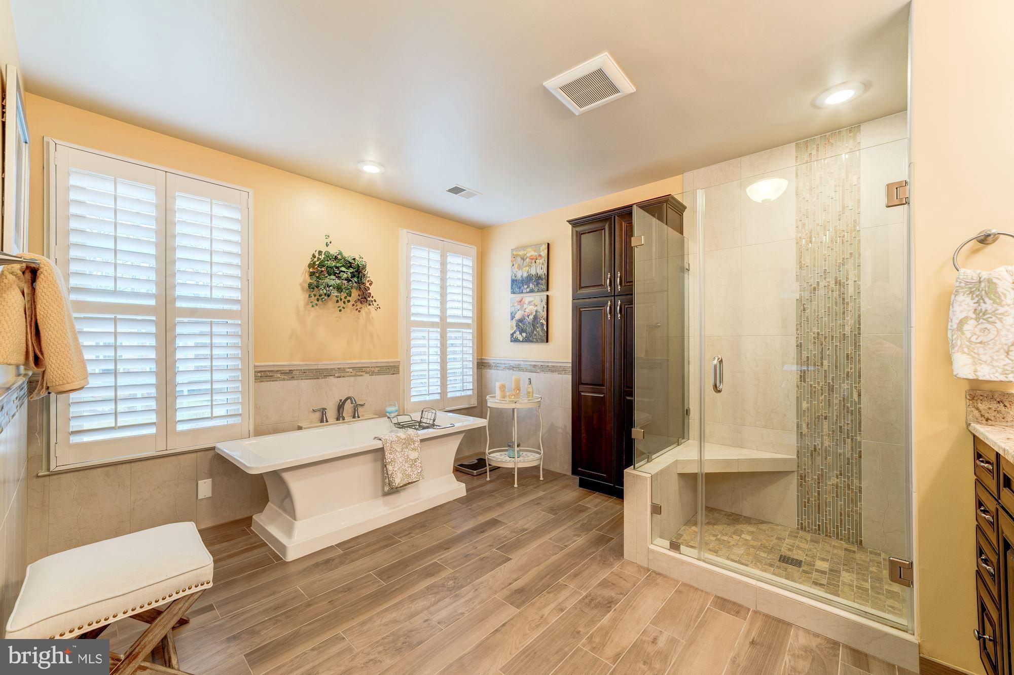 CROSSPOINTE - Residential