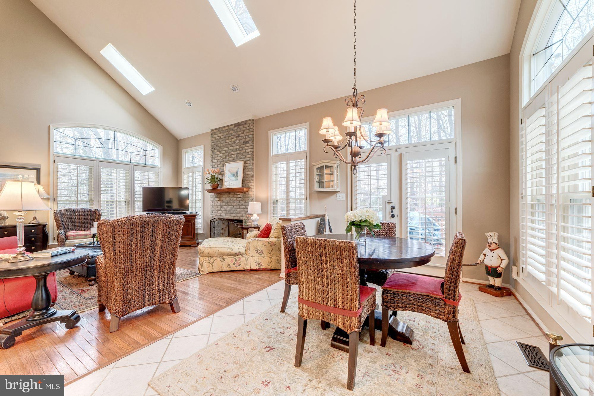 CROSSPOINTE - Residential