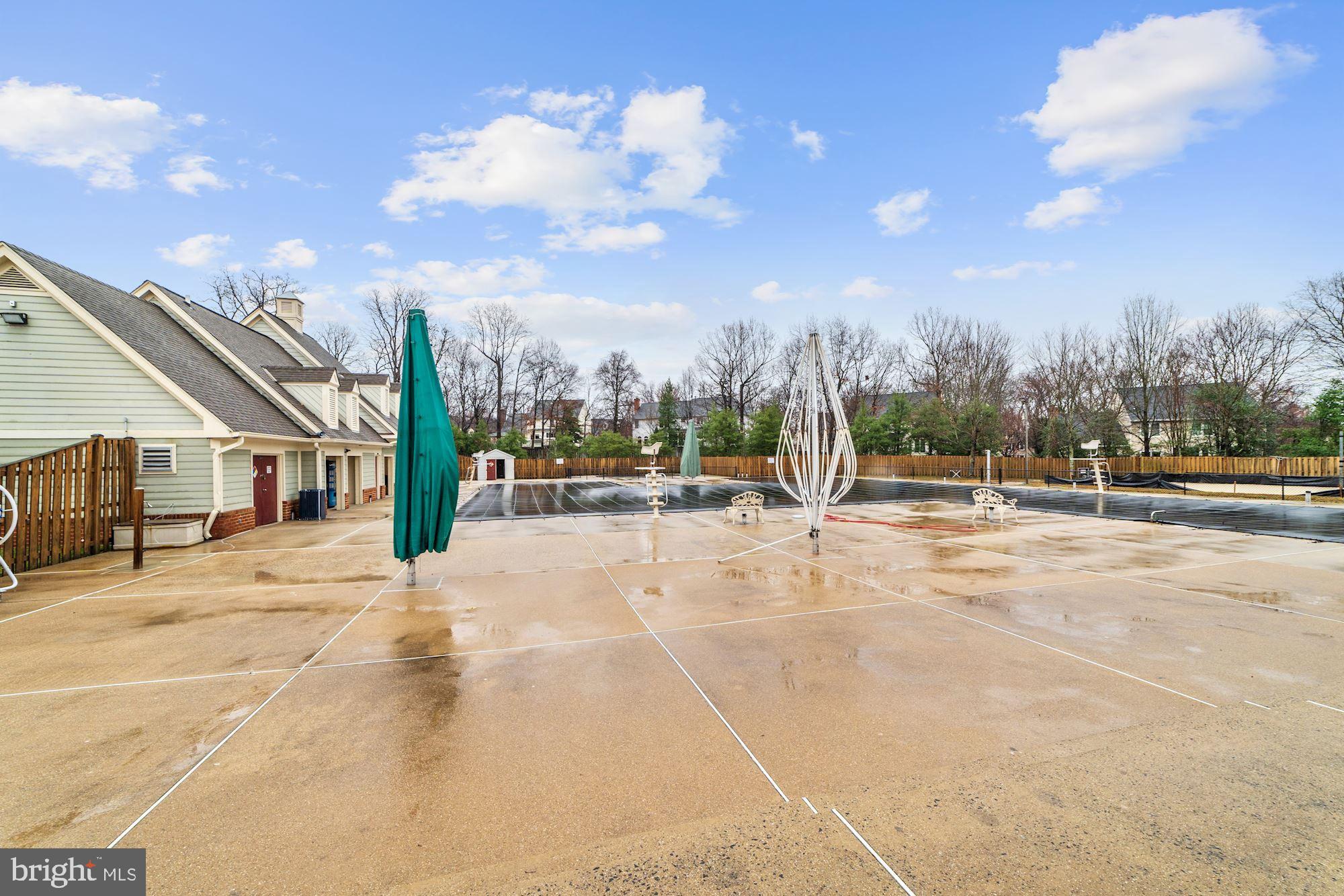 CROSSPOINTE - Residential