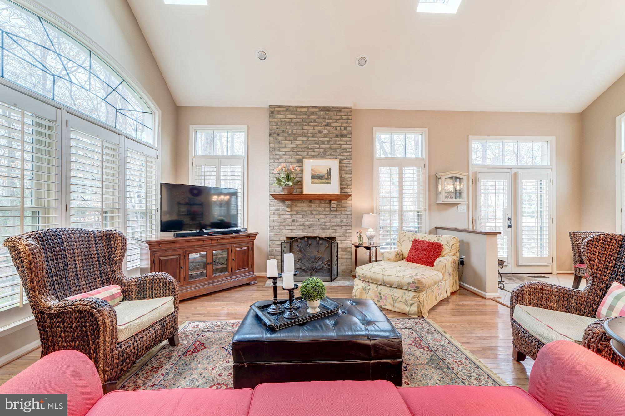 CROSSPOINTE - Residential