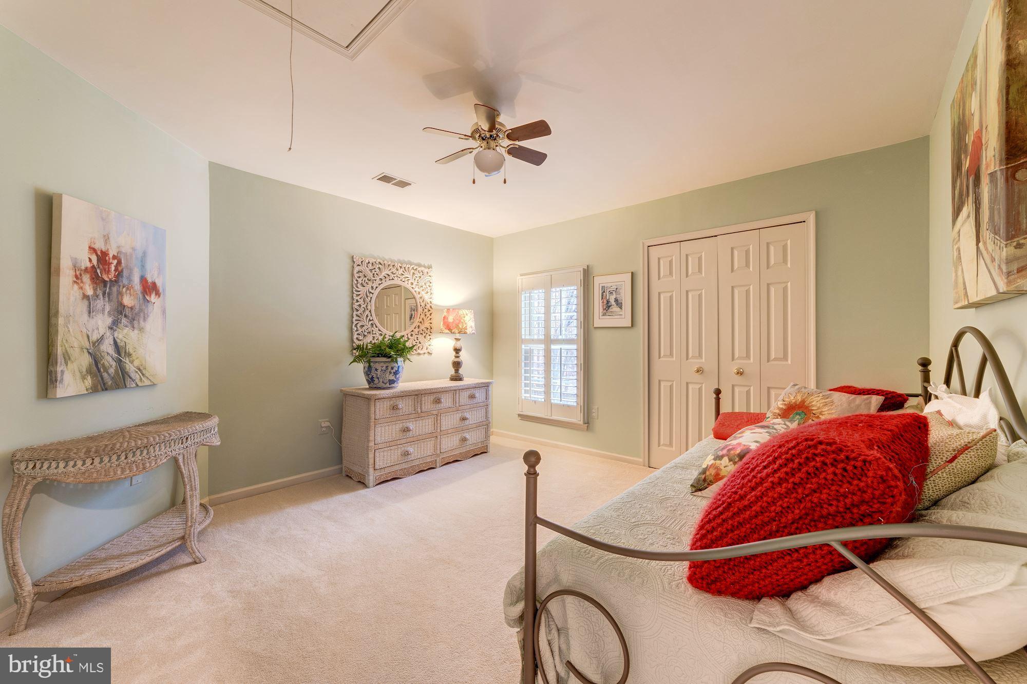 CROSSPOINTE - Residential