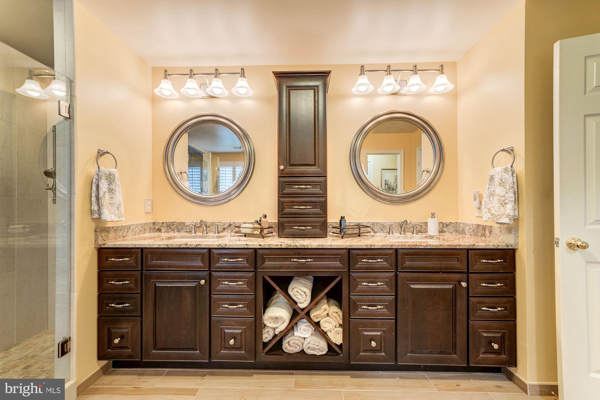 CROSSPOINTE - Residential