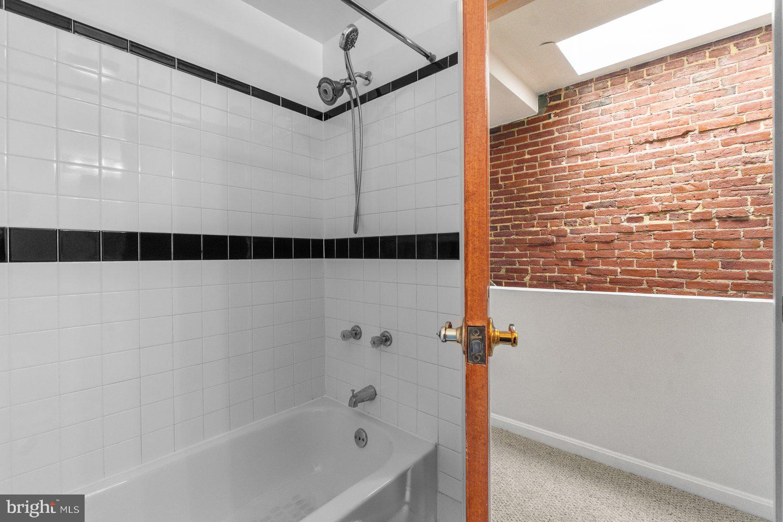 WASHINGTON VILLAGE - Residential