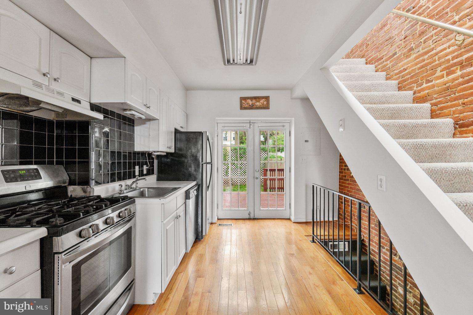 WASHINGTON VILLAGE - Residential