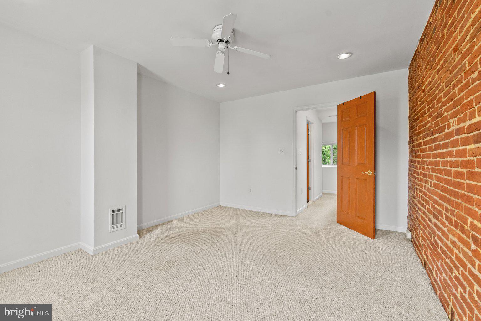 WASHINGTON VILLAGE - Residential