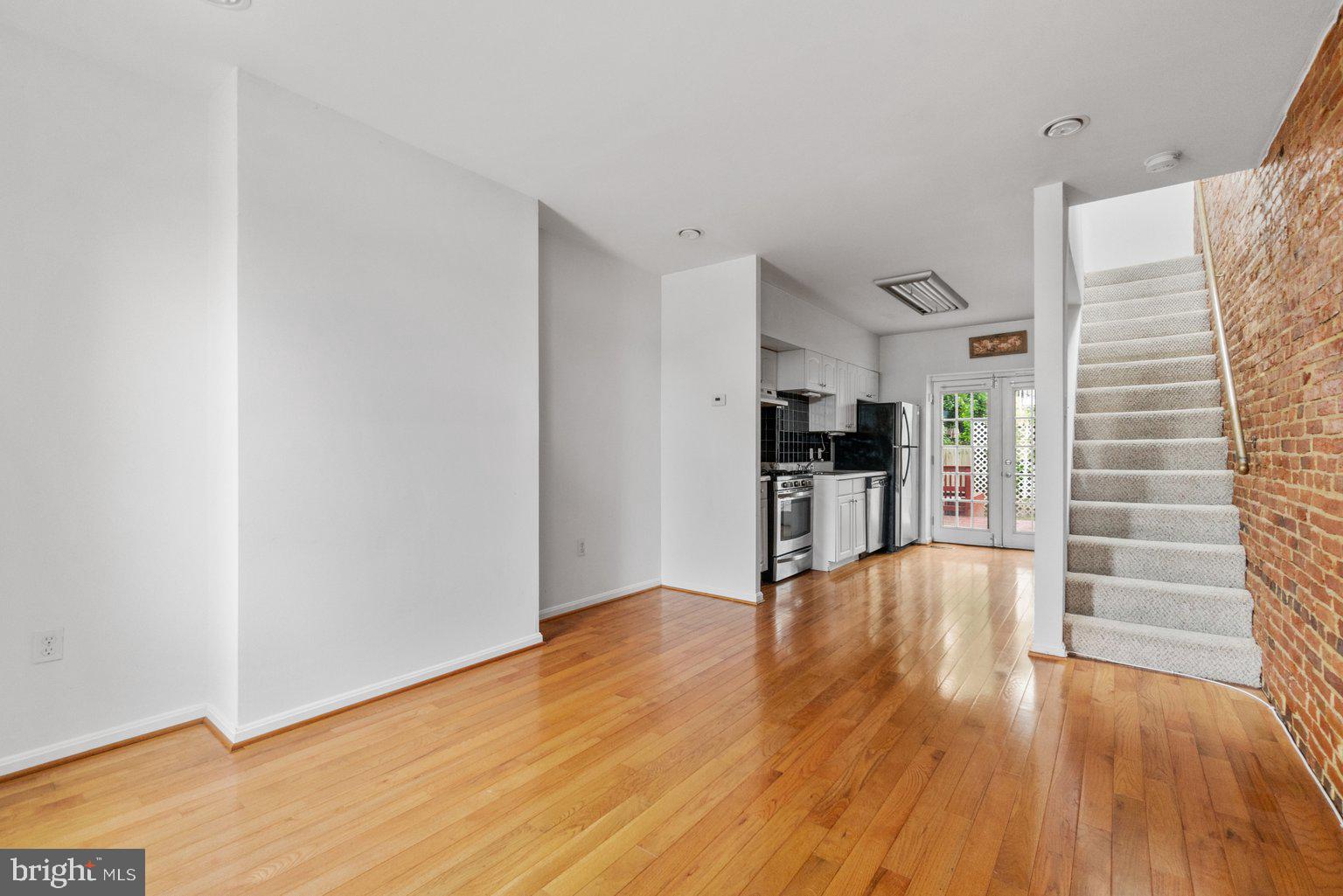 WASHINGTON VILLAGE - Residential