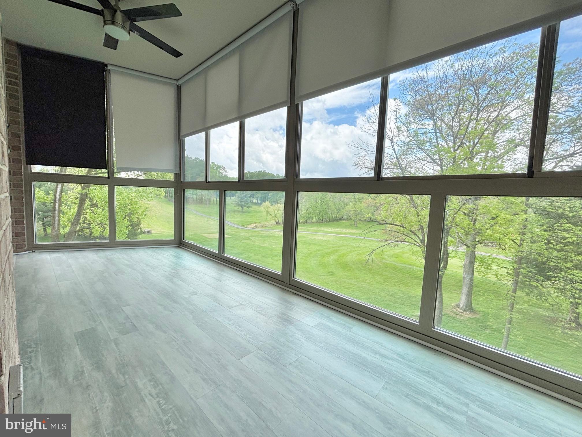 LEISURE WORLD - Residential