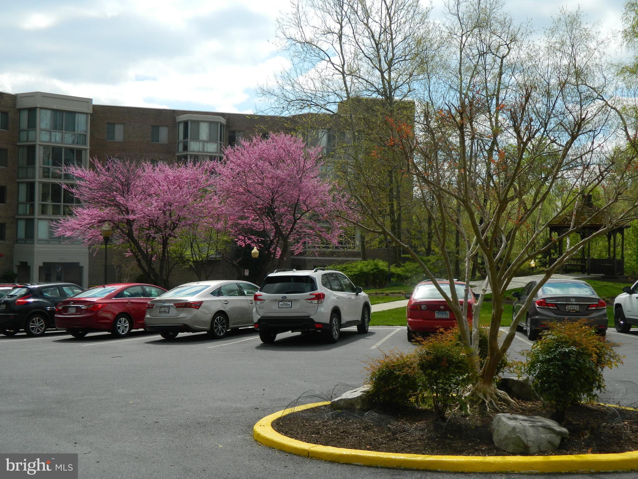 LEISURE WORLD - Residential